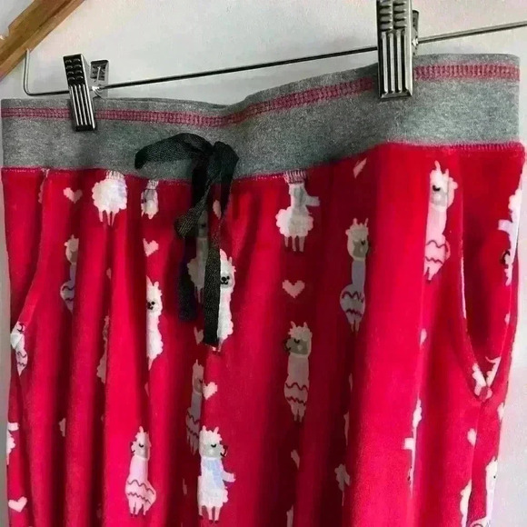 NWT Be Yourself Sleepwear Women’s Lama Red Valentines Day Cute Pajamas Small - Picture 2 of 12